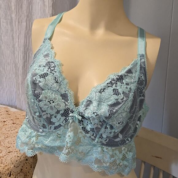 Lace Bralette in Mint Green - Picture 9 of 10